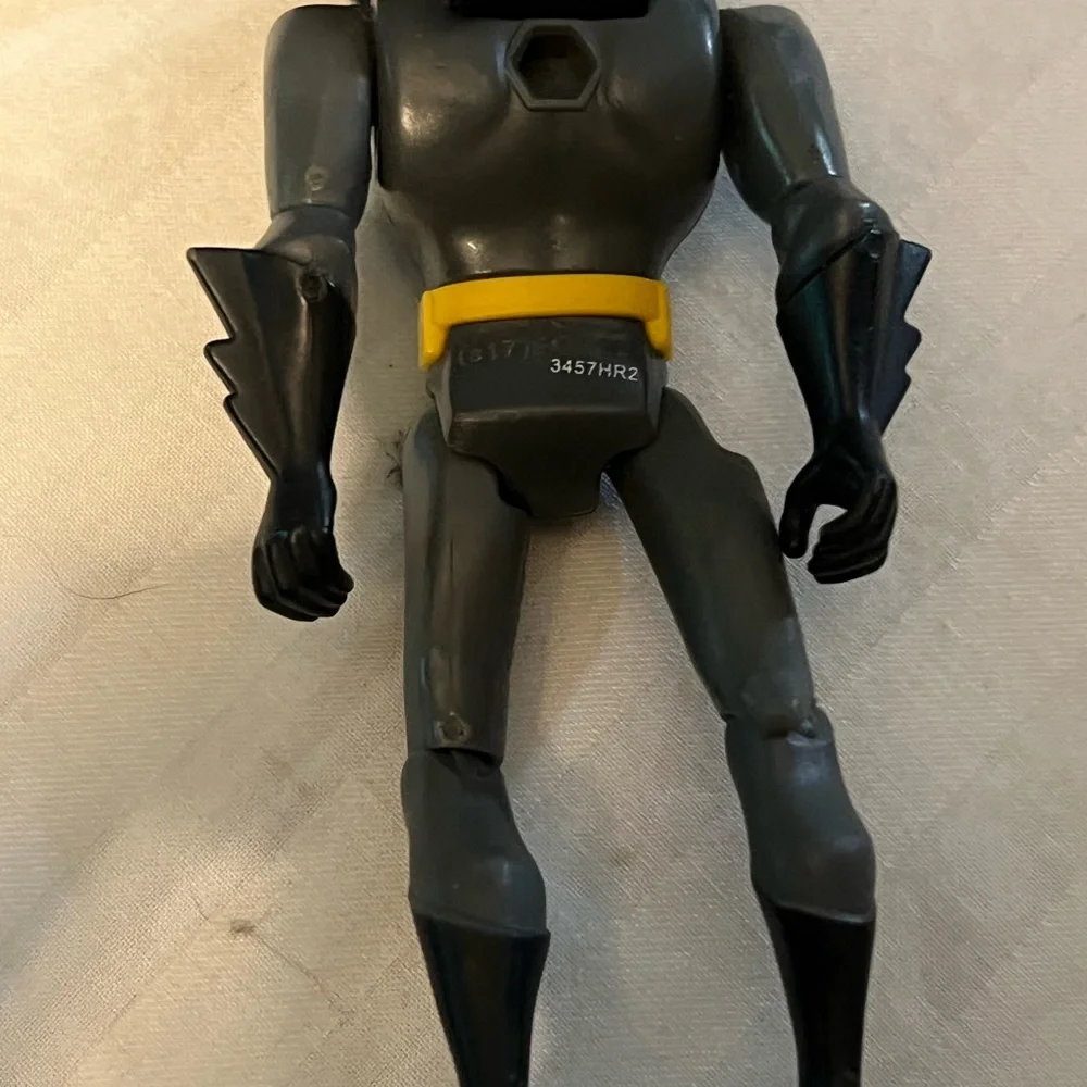 Batman Action Figure - Picture 3 of 3